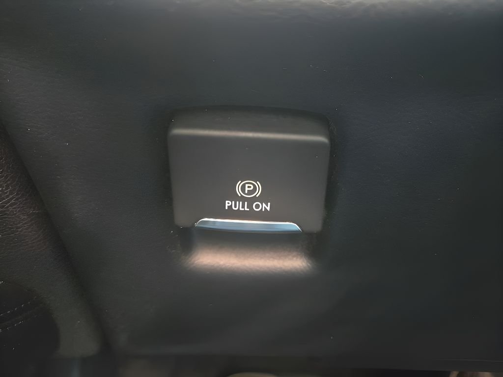 Used 2019 Blue Diamond Metallic Lincoln Standard image 22