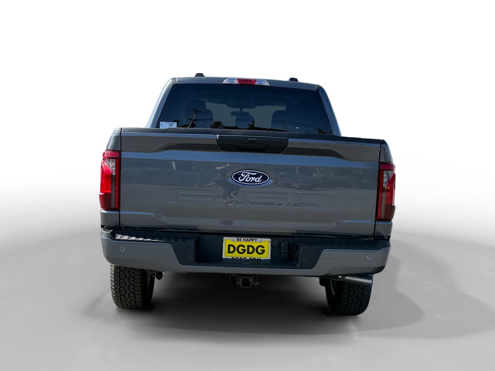 New 2026 Carbonized Gray Metallic Ford XLT image 4