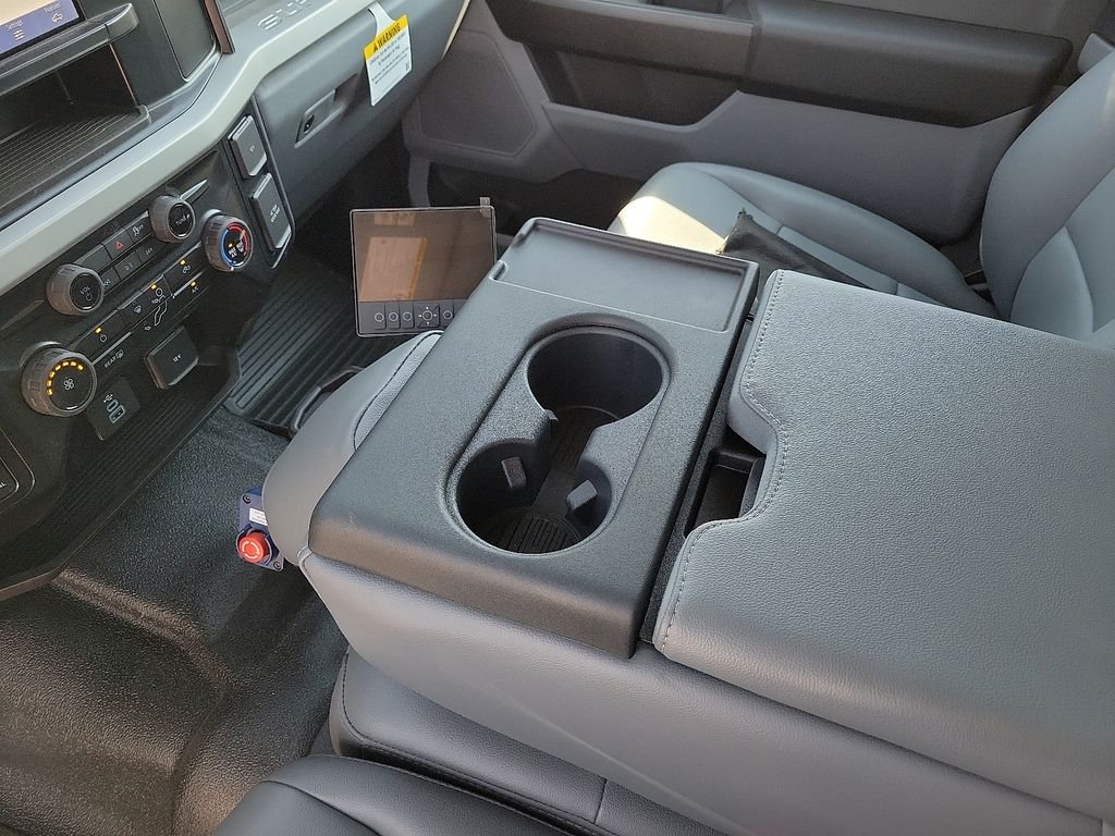 2025 Ford F-550 Super Duty Chassis Cab XL - Photo 25
