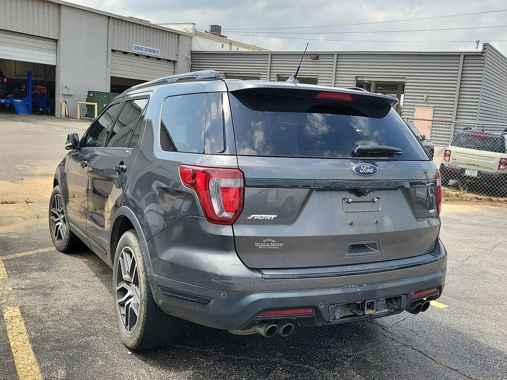 Used 2018 Magnetic Ford Sport image 3