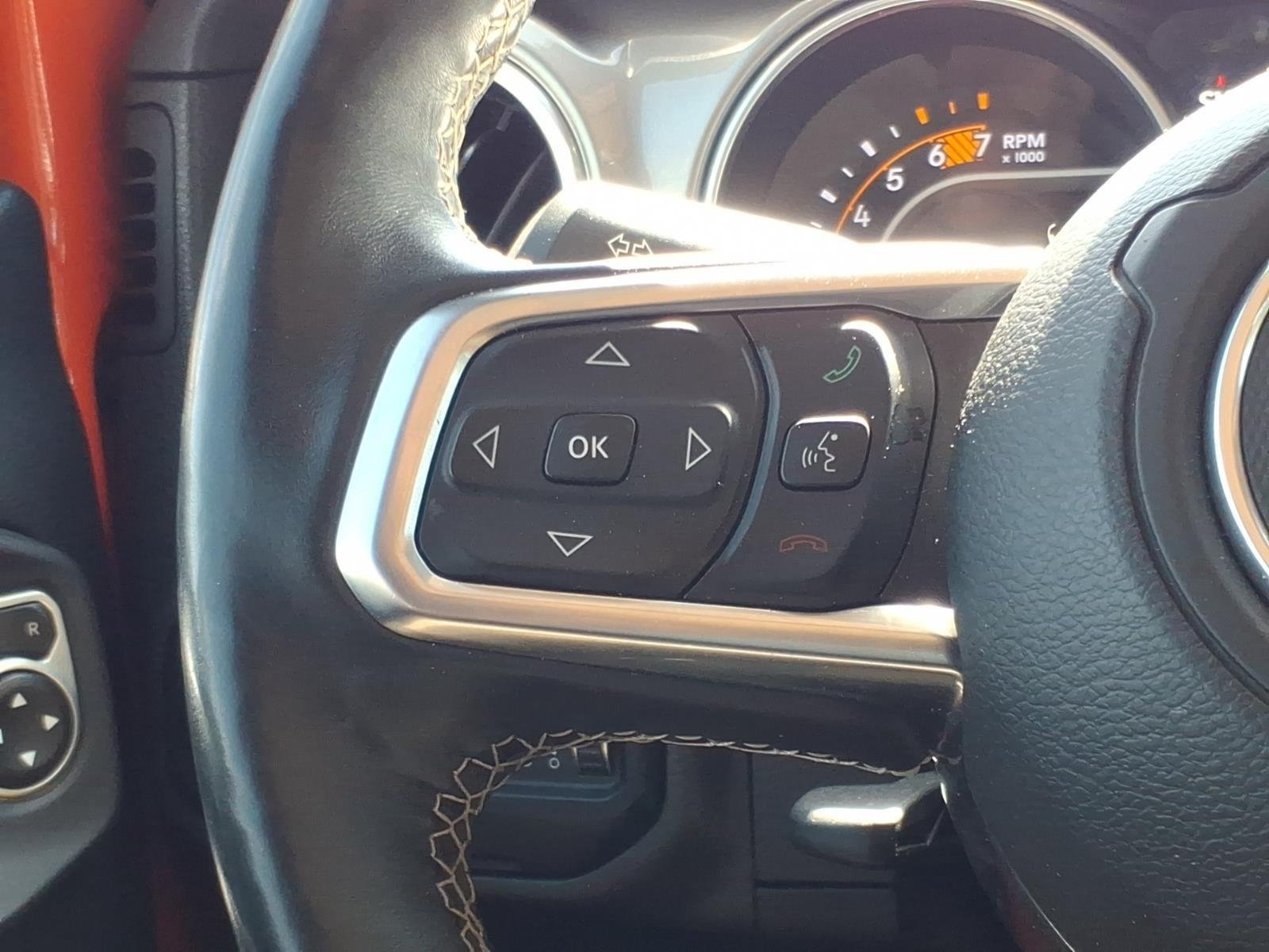 Used 2018 Punkn Metallic Clearcoat Jeep Sahara image 28