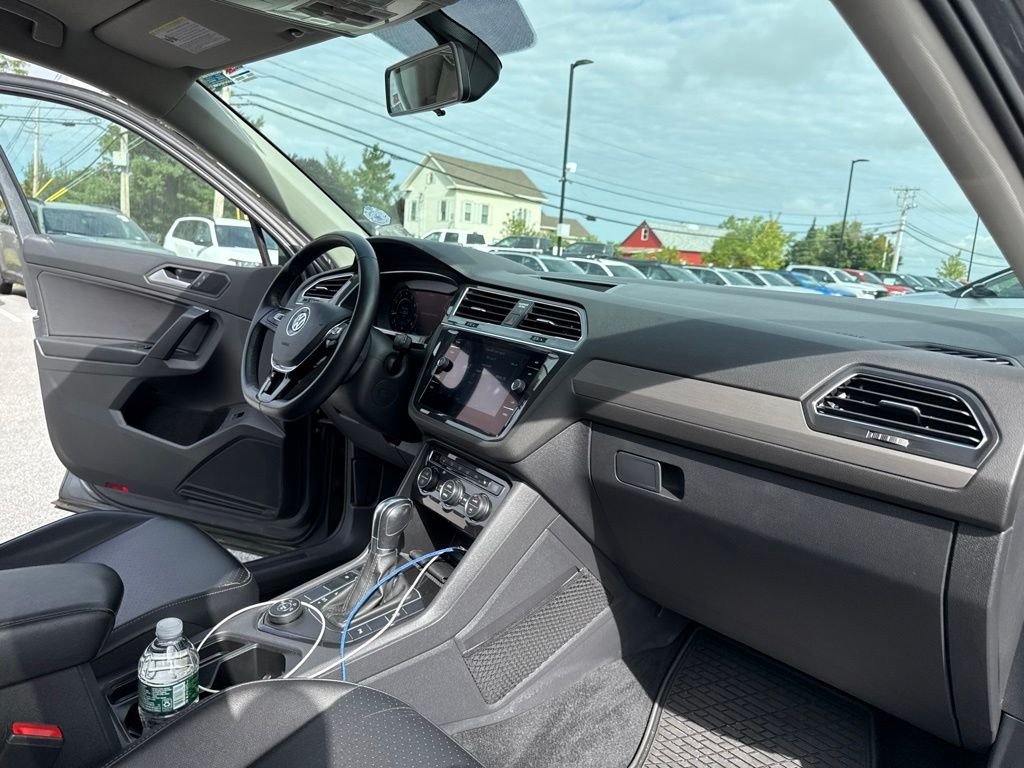 Used 2019 Platinum Gray Metallic Volkswagen 2.0T SEL image 19