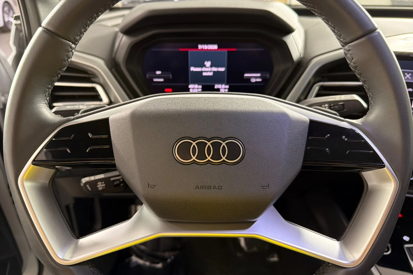 2025 Audi Q4 e-tron Premium - Photo 22