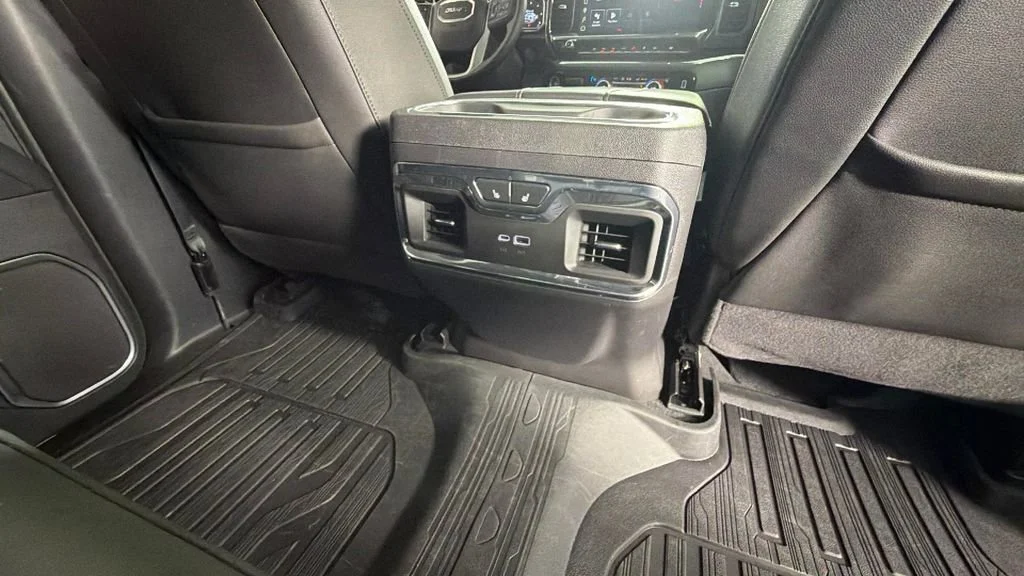 Certified Used 2024 Onyx Black GMC SLT image 34