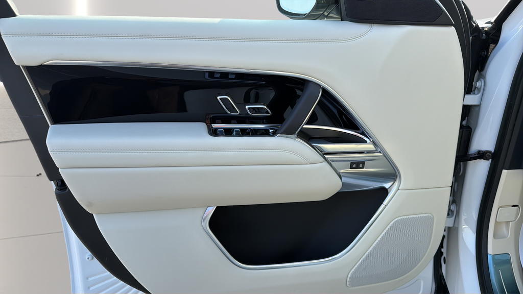 Used 2026 White Land Rover SE image 23
