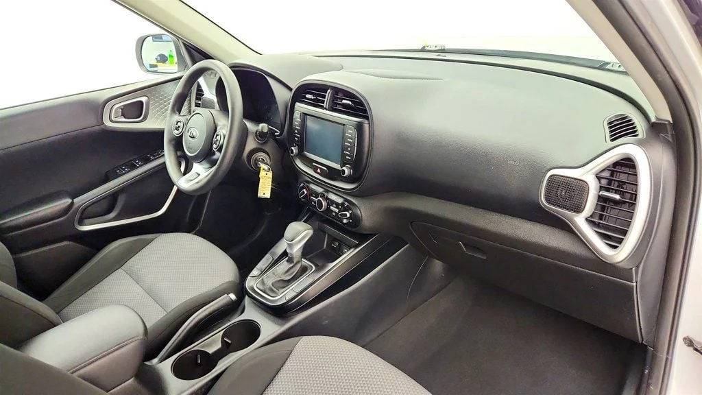 Used 2021 Sparkling Silver Kia LX IVT image 23