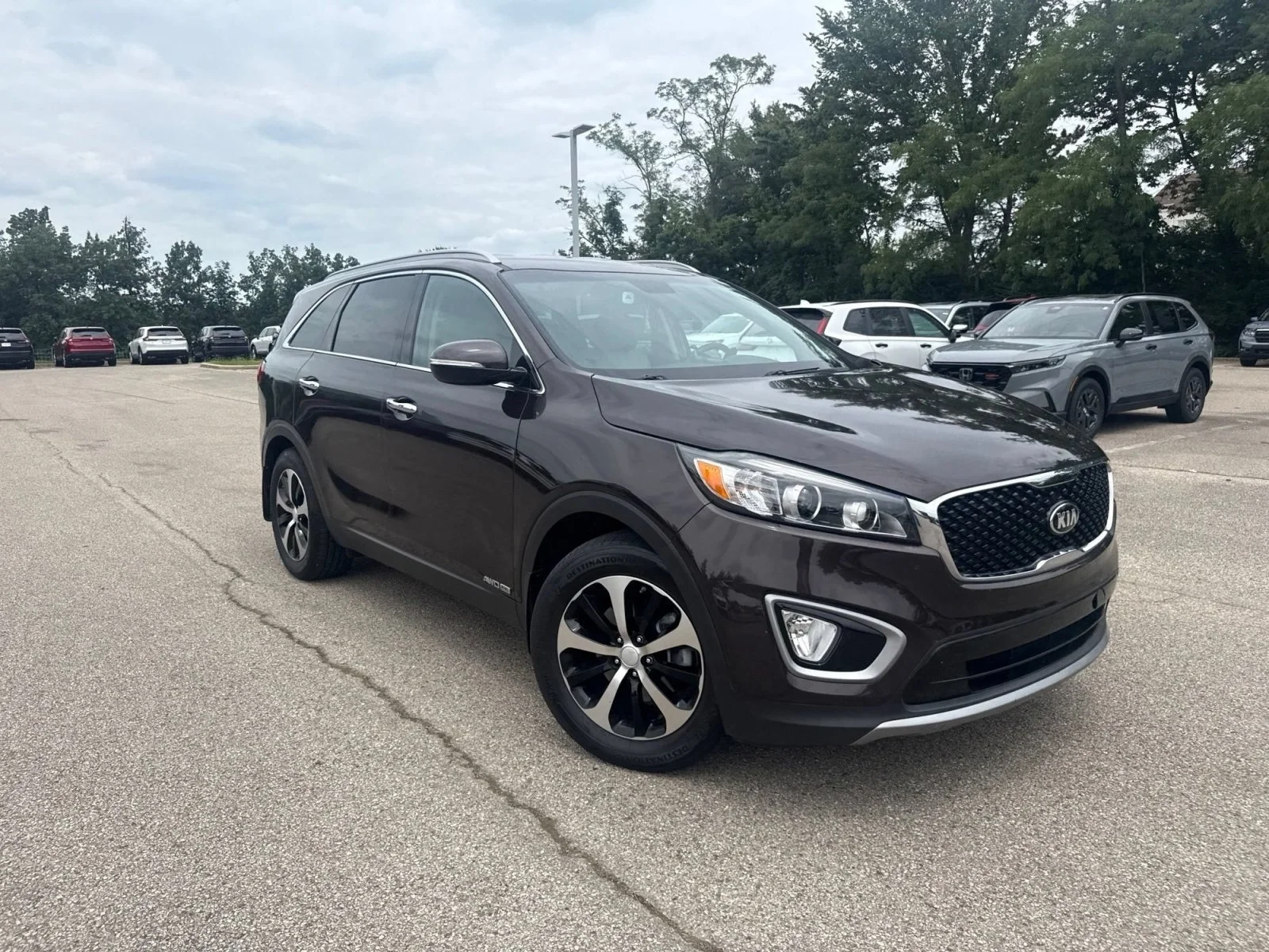 Used 2018 Polished Walnut Kia EX V6 image 22