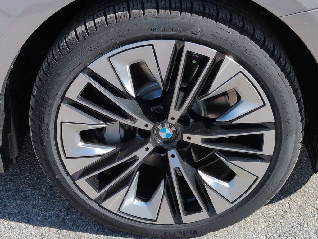 New 2027 Oxide Grey Metallic BMW 530i xDrive image 11