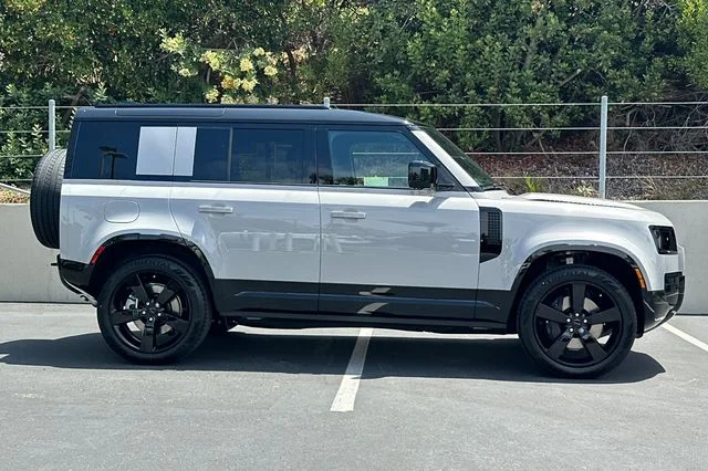 New 2026 Borasco Grey Land Rover X-Dynamic SE image 6