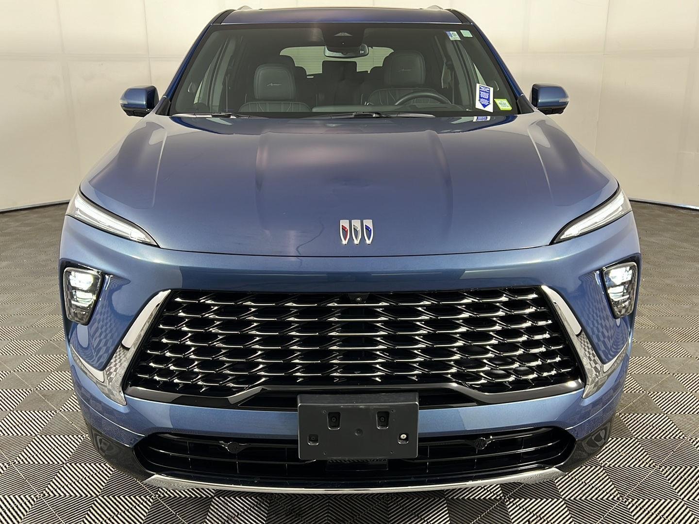 Used 2025 Ocean Blue Metallic Buick Avenir image 22