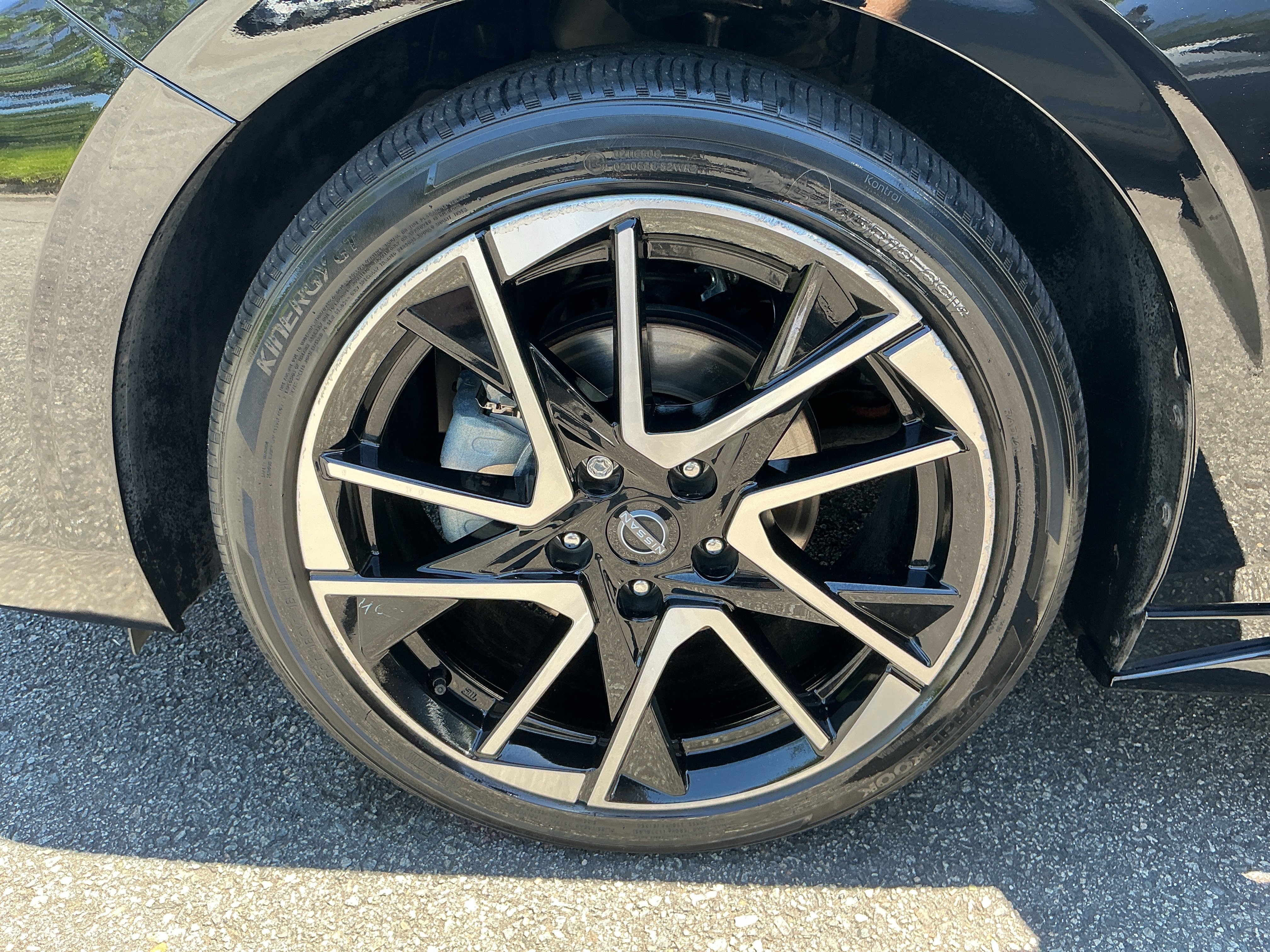 Used 2024 Super Black Nissan SR image 10