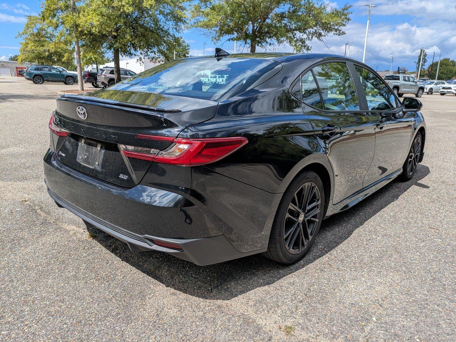 Used 2025  Toyota SE image 4