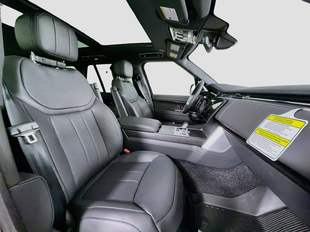 New 2027 Santorini Black Land Rover SE image 30
