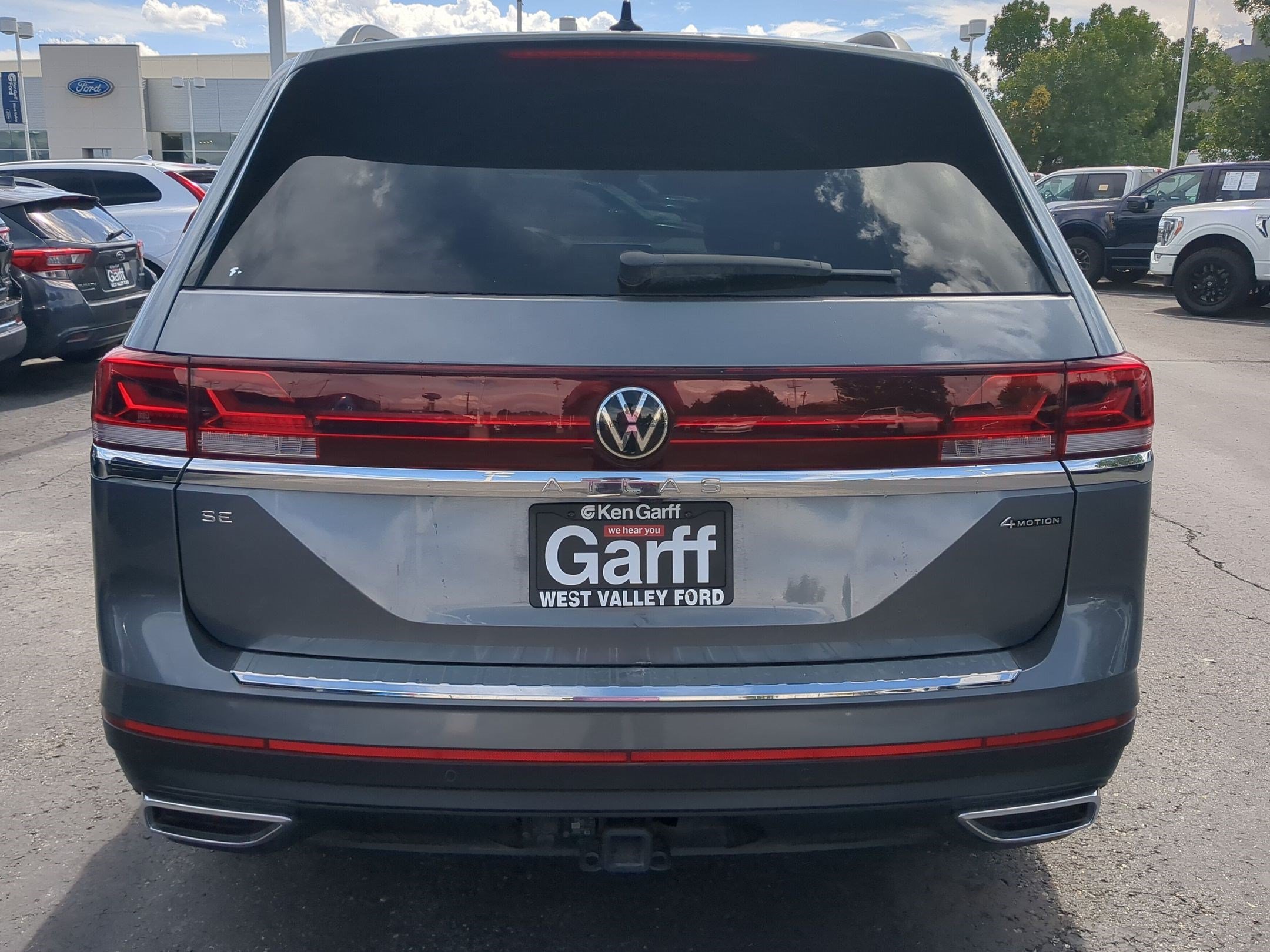Used 2025 Platinum Gray Metallic Volkswagen 2.0T SE w/Technology image 4