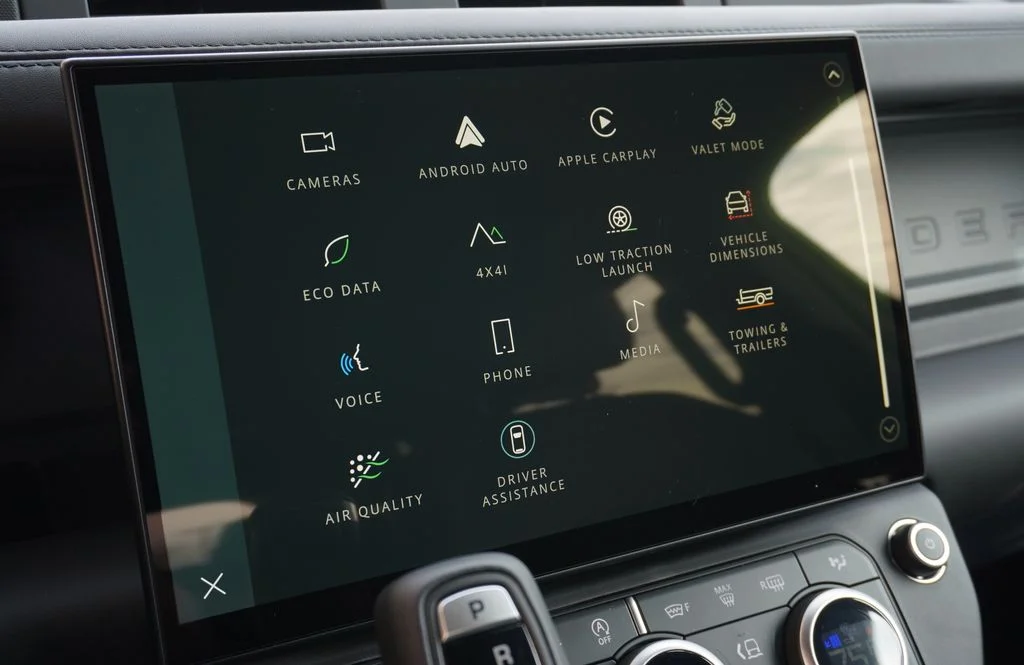 New 2026 Carpathian Grey Land Rover X-Dynamic SE image 21