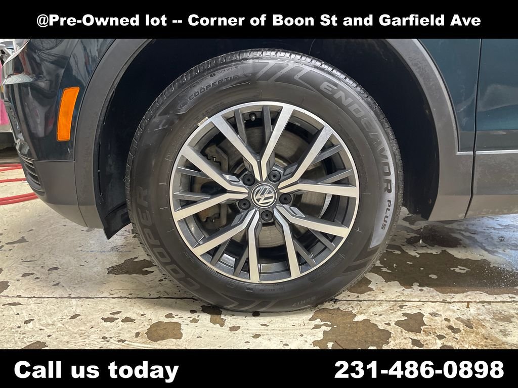 Used 2019 Green Volkswagen 2.0T SE image 11
