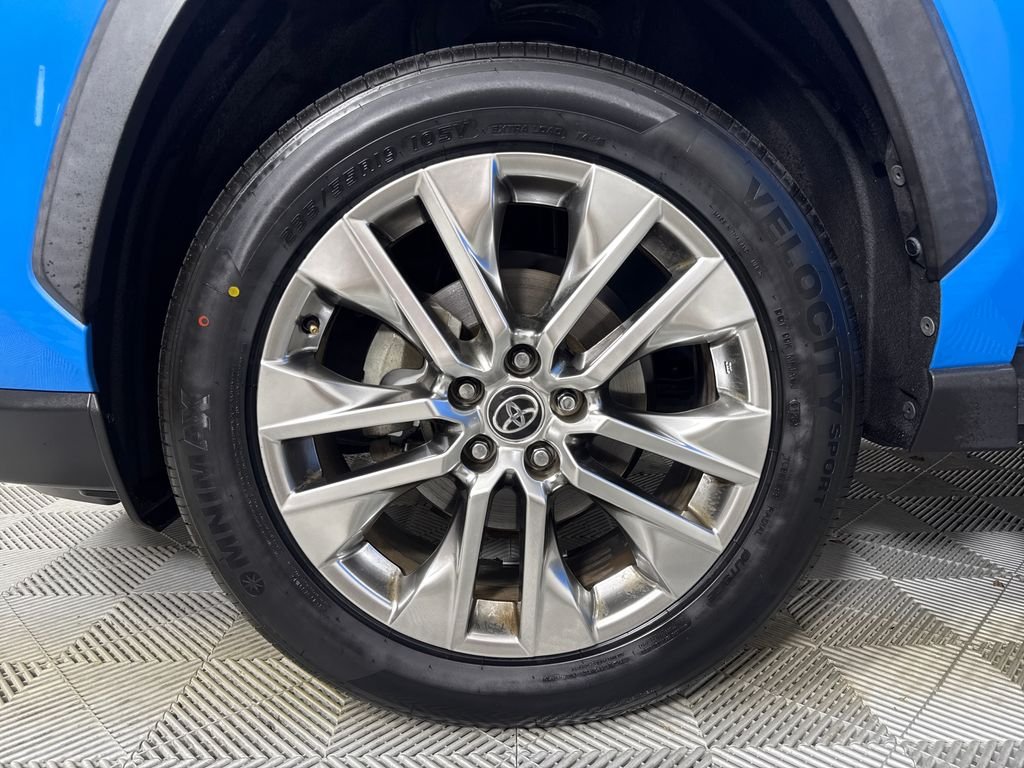 2021 Toyota RAV4 XLE Premium - Photo 21