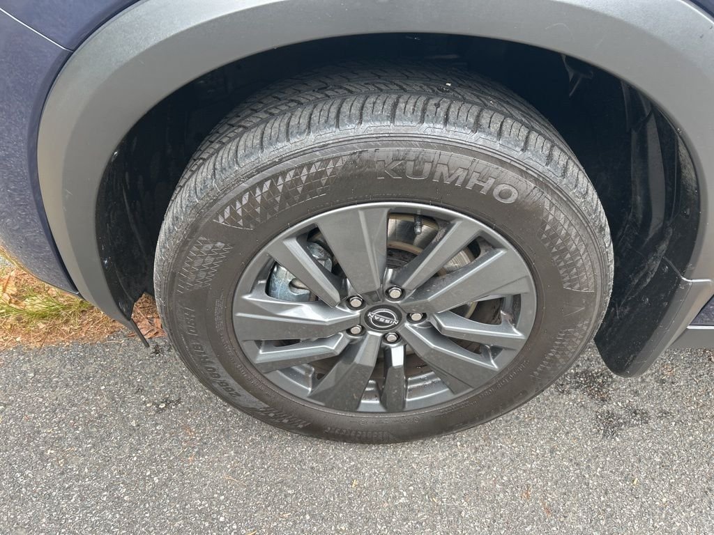 2023 Nissan Pathfinder SV - Photo 12