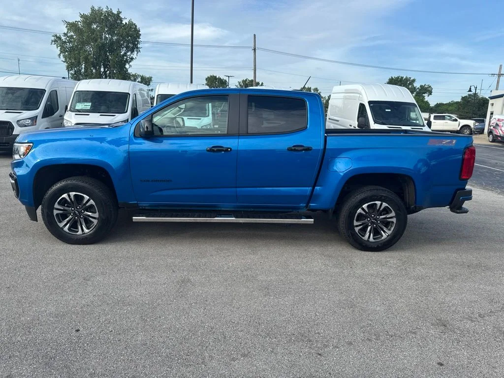 Used 2021 Blue Chevrolet Z71 image 6