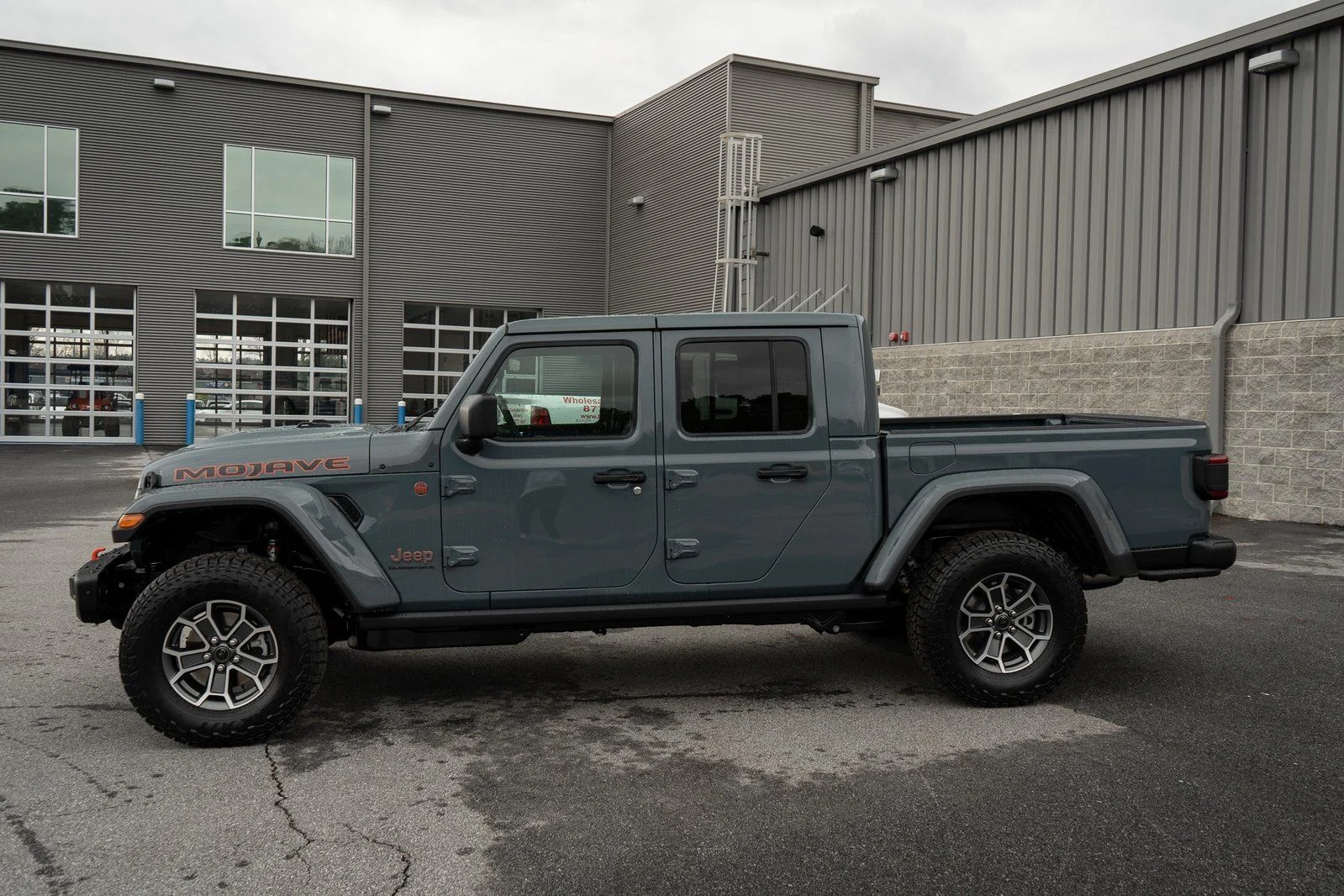 New 2026 Anvil Clearcoat Jeep Mojave X image 5