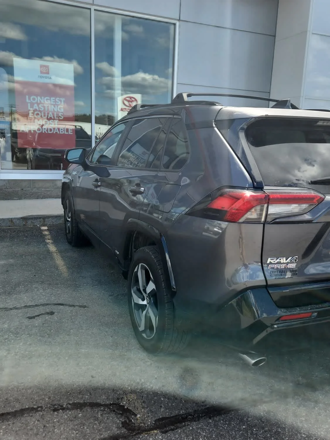 Certified Used 2021 Magnetic Gray Metallic Toyota SE image 4