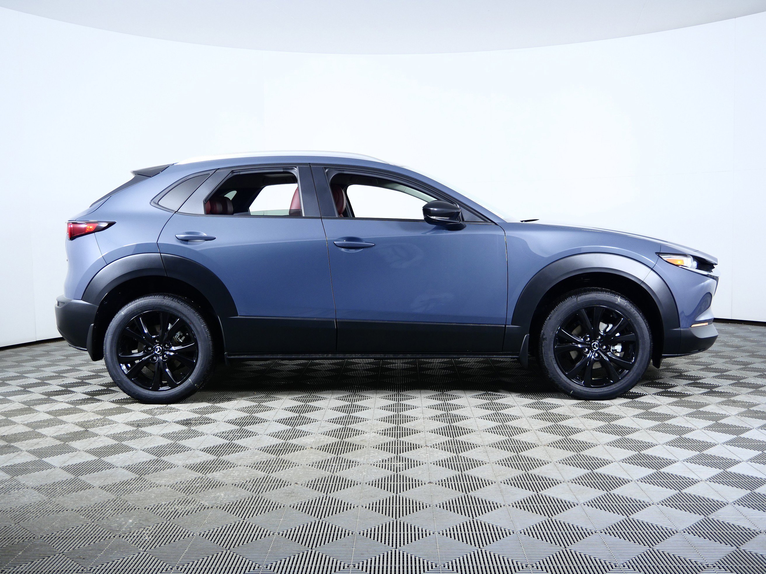 2026 Mazda CX-30 Carbon Edition - Photo 8