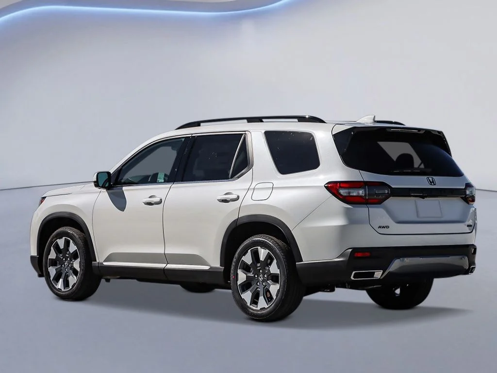 New 2026 Platinum White Pearl Honda Touring image 2