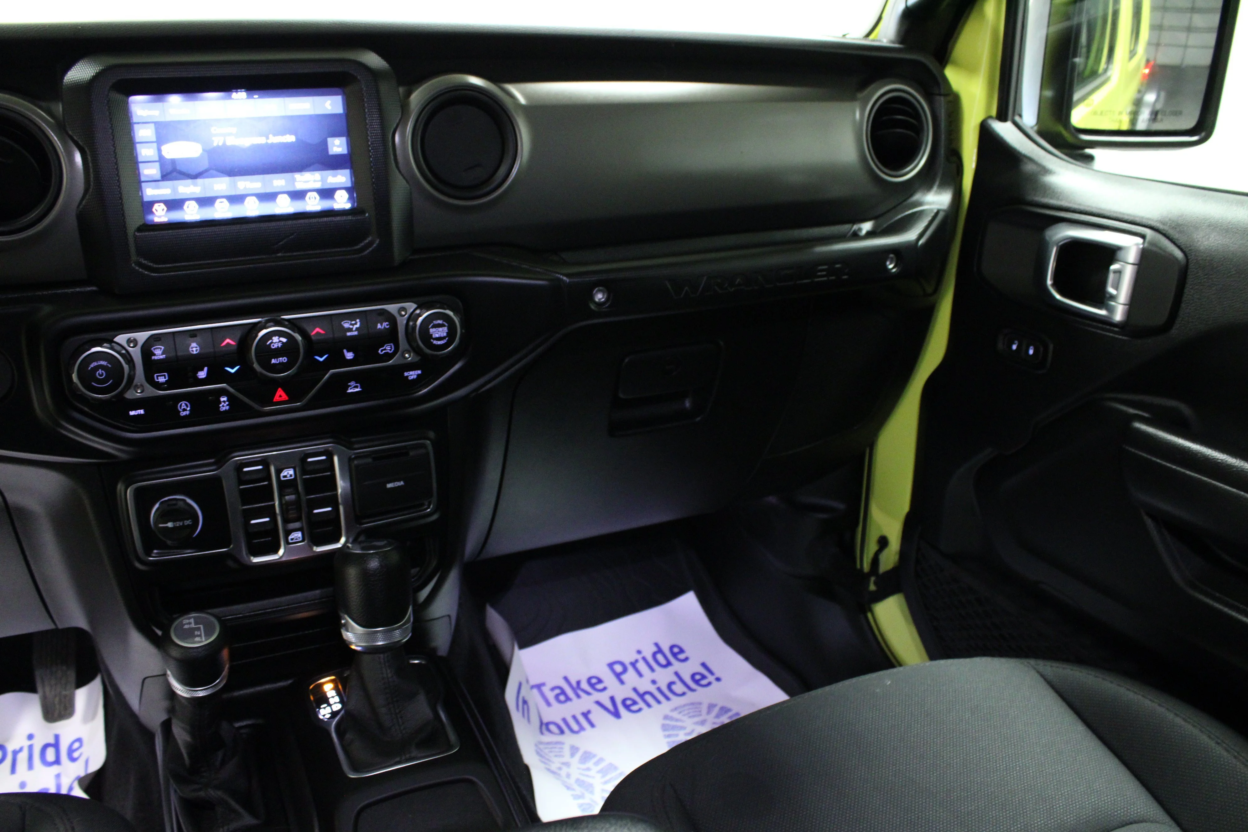 Used 2023 High Velocity Clearcoat Jeep High Tide image 19