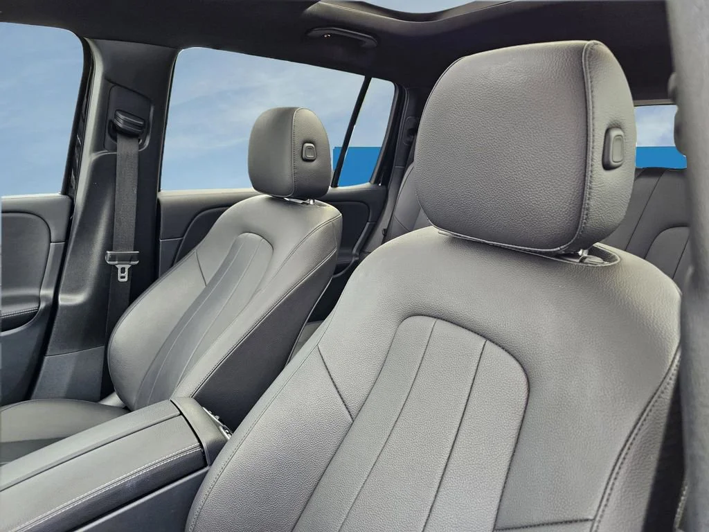 Used 2024  Mercedes-Benz GLB 250 image 18