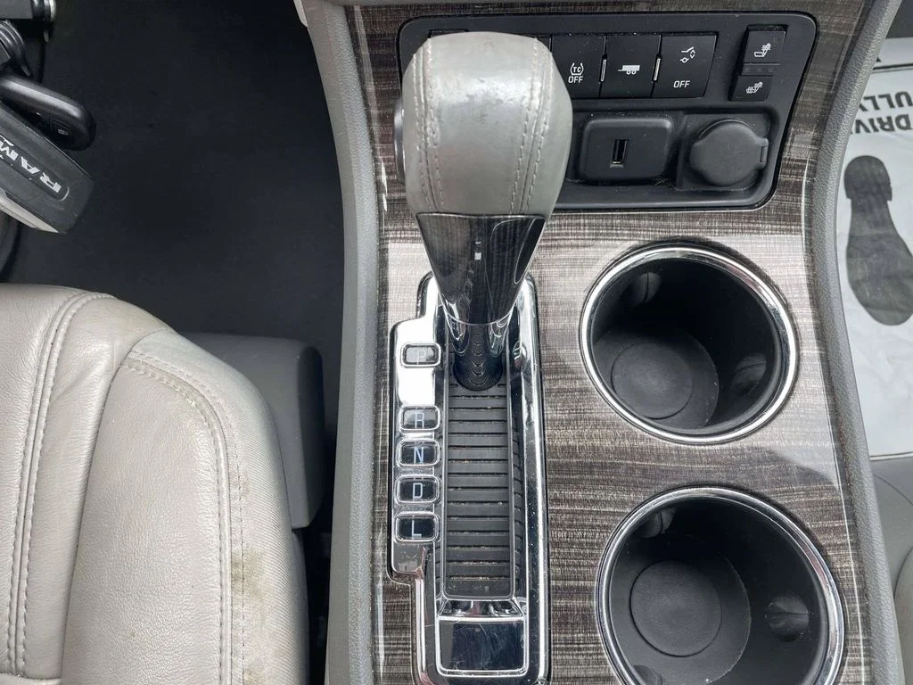 Used 2015 White GMC SLT-1 image 17