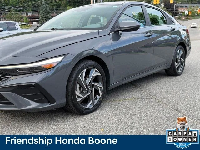 Used 2024 Gray Hyundai SEL image 10