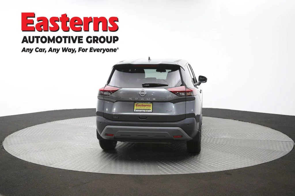 Used 2023 Gray Nissan S image 37