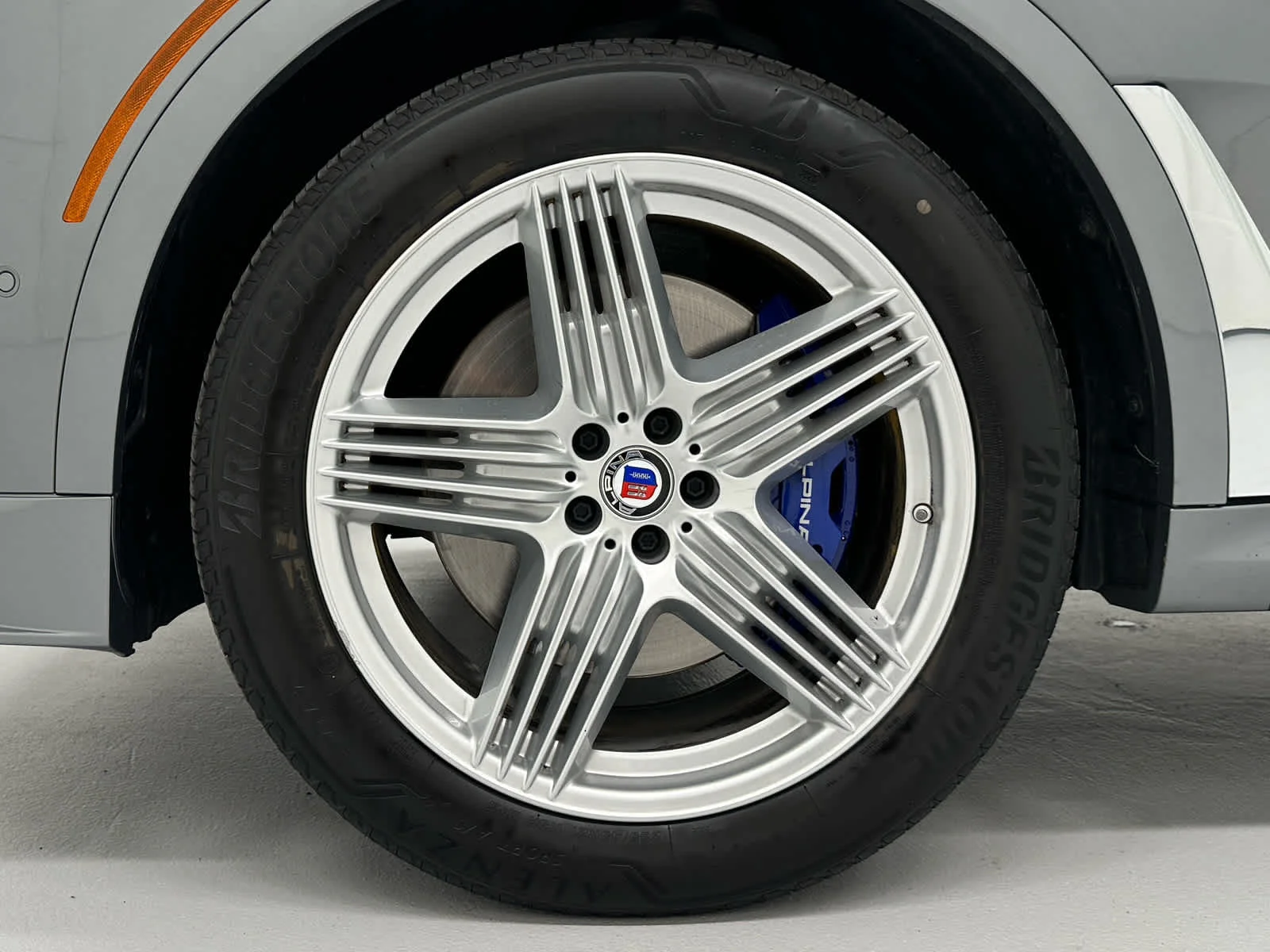 Used 2025 Skyscraper Grey Metallic BMW ALPINA XB7 image 9