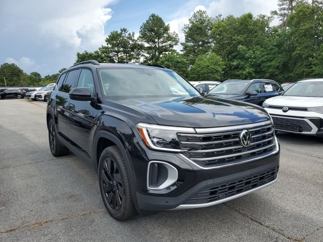 New 2026 Black Volkswagen 2.0T SE w/Technology image 3