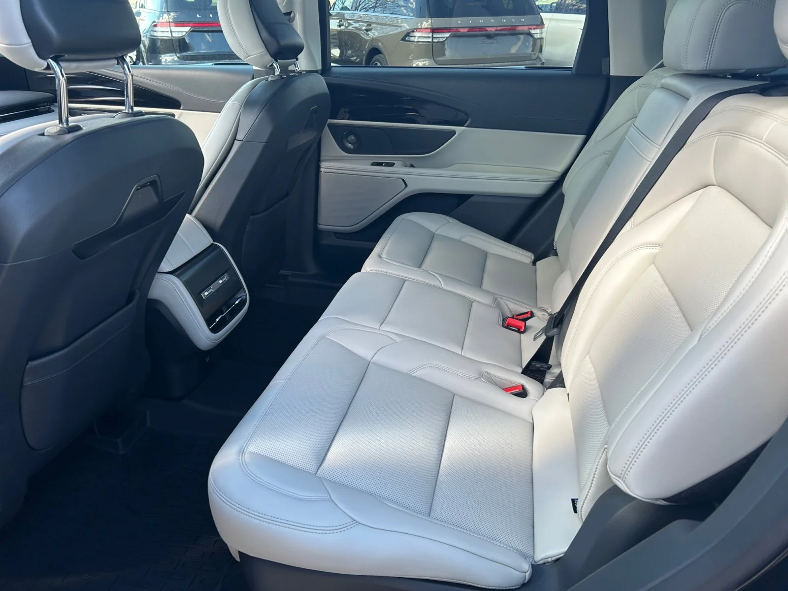 New 2026 Infinite Black Metallic Clearcoat Lincoln Premiere image 19