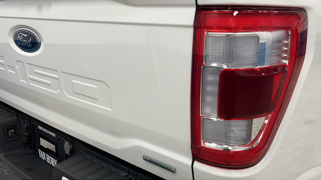 Used 2023 Star White Metallic Tri-Coat Ford Lariat image 39