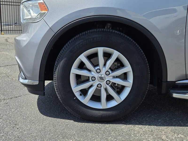 Used 2019 Billet Clearcoat Dodge SXT image 6