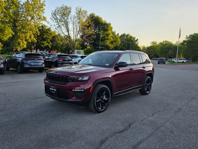 Used 2023 Red Jeep Limited image 4