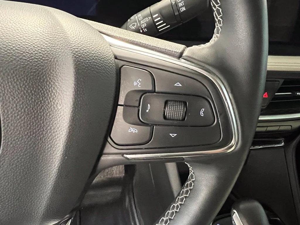 Used 2024 White Frost Tricoat Buick Avenir image 21