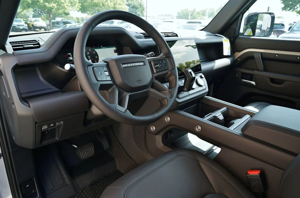 Used 2026 Gray Land Rover X-Dynamic SE image 14