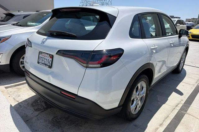 Certified Used 2025 Platinum White Pearl Honda LX image 7