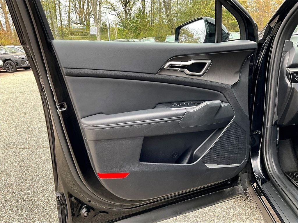 Used 2026 Black Kia X-Line image 9