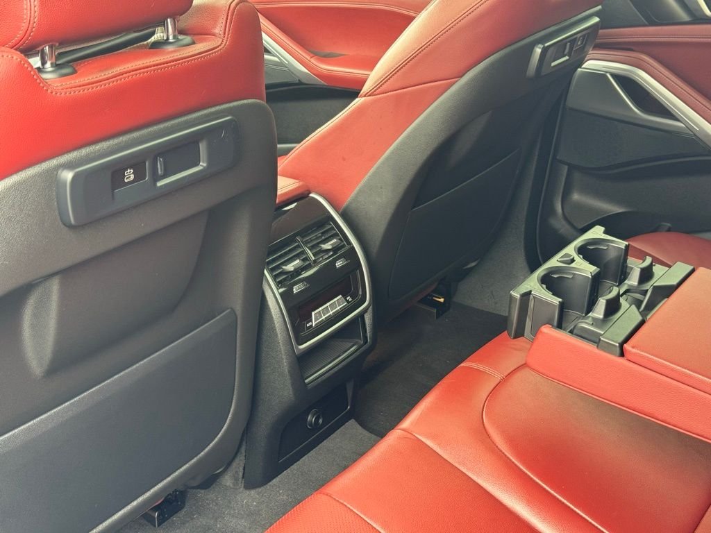 Used 2022 Black BMW xDrive40i image 18