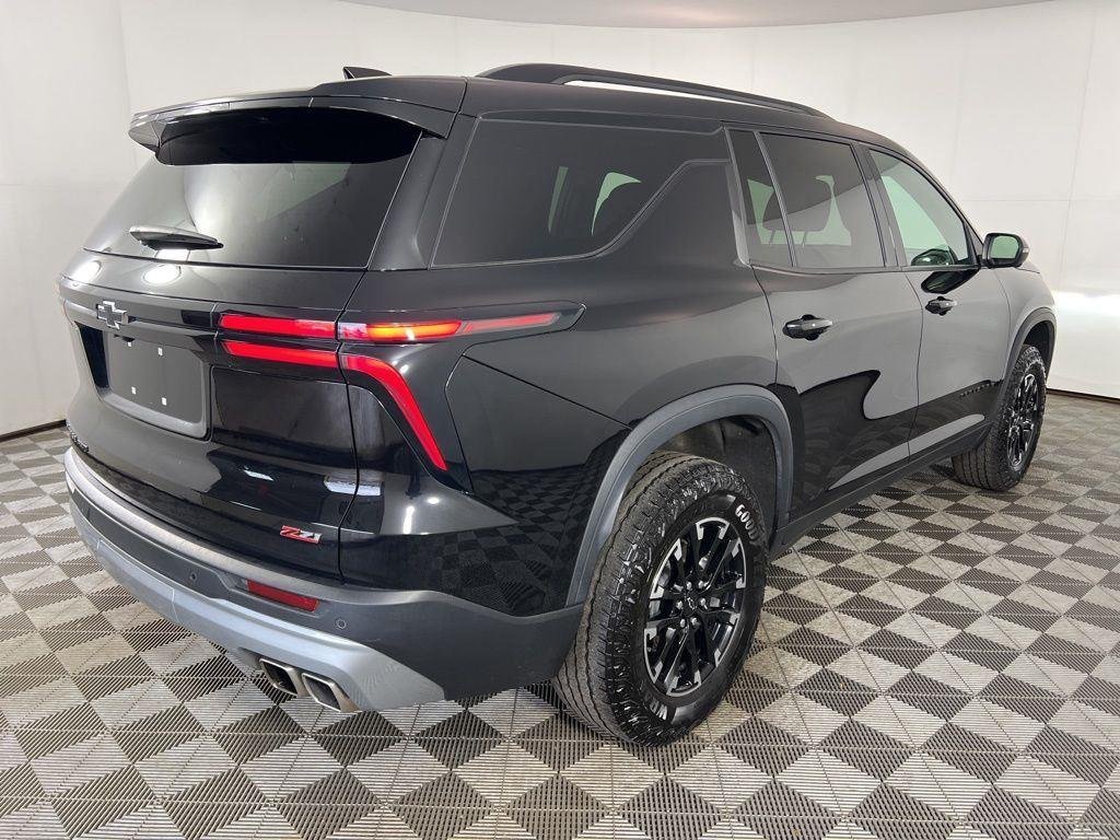 Used 2025 Black Metallic Chevrolet Z71 image 9