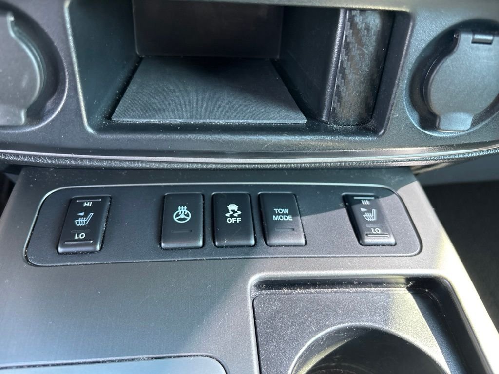 Used 2015 Black Nissan Platinum image 23