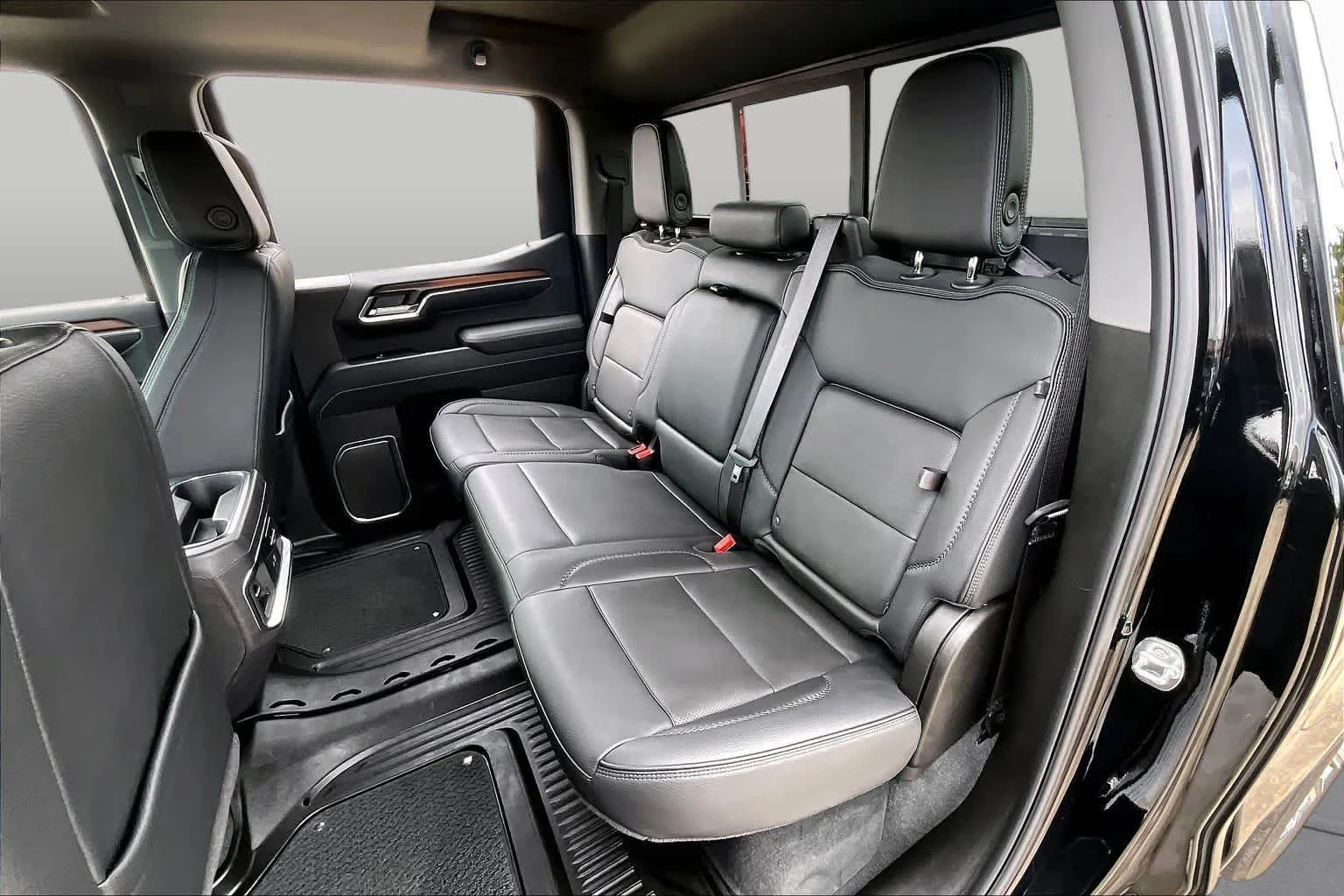 Used 2025 Onyx Black GMC Denali image 21