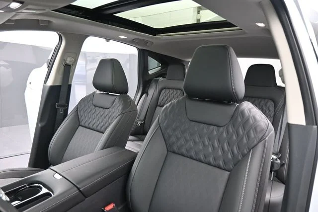 New 2026 White Nissan Platinum image 31