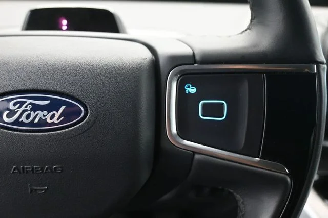 Certified Used 2025 Oxford White Ford Platinum image 18