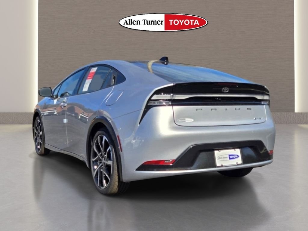 New 2026 Cutting Edge Toyota XSE Premium image 9