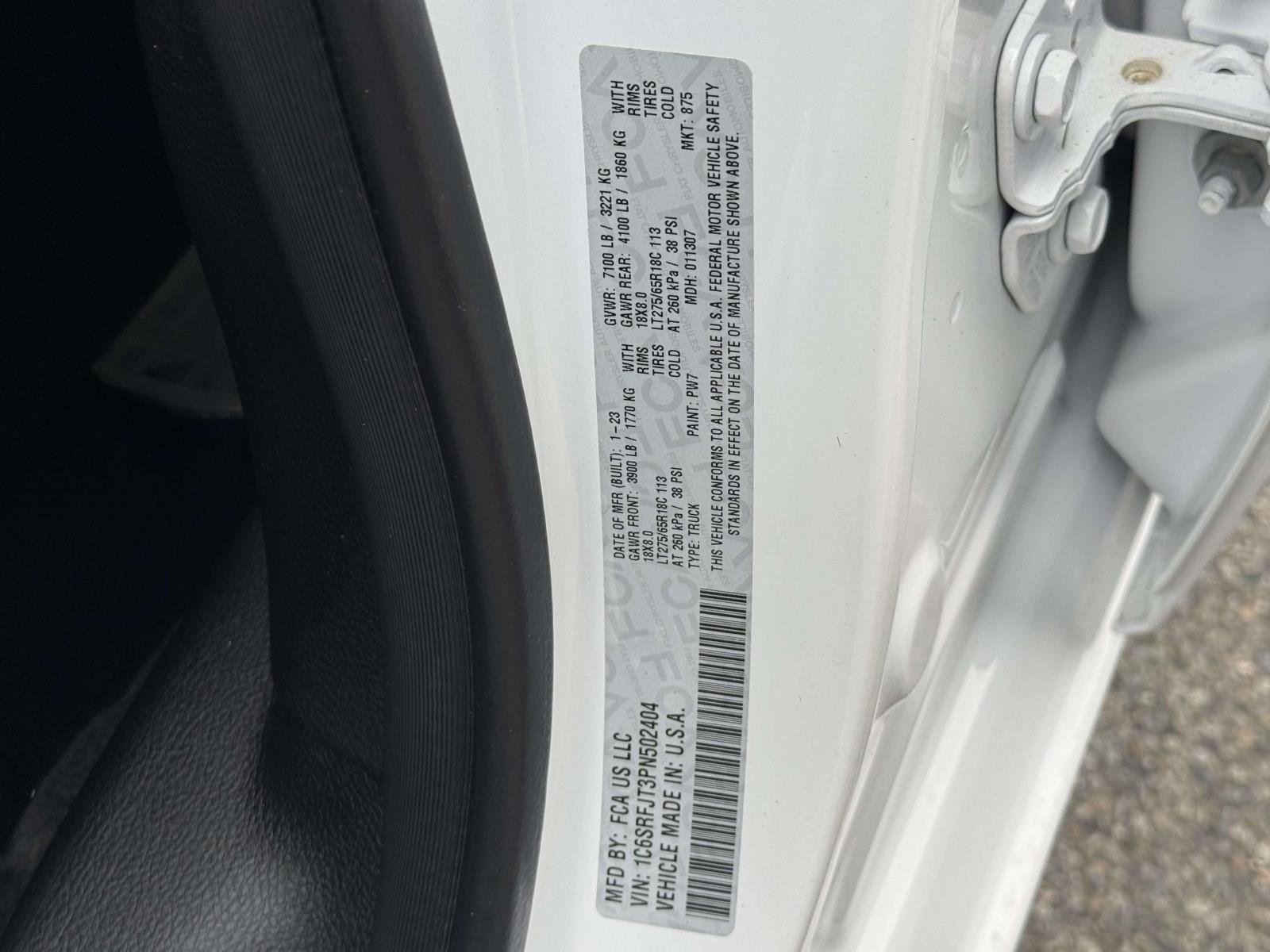 Used 2023 White Ram Laramie image 18